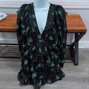Altar’d State NWT Black and Emerald Maisley V-Neck Ruffle Dress Size Small